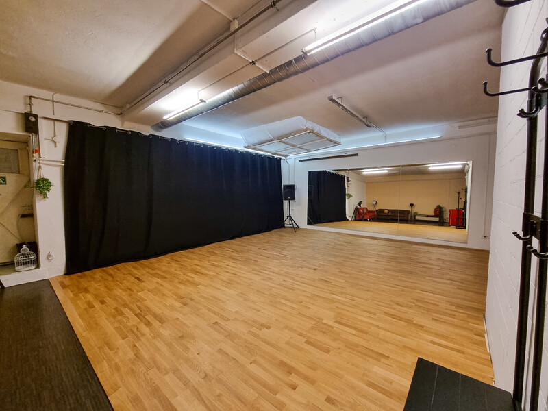 La Dinamica Dance Studio